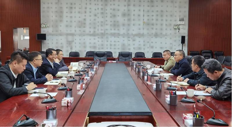 胡流芳拜訪崇左市委常委、常務副市長羅海山