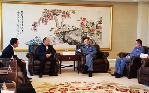 周鴻拜訪上海石化黨委書記、董事長郭曉軍