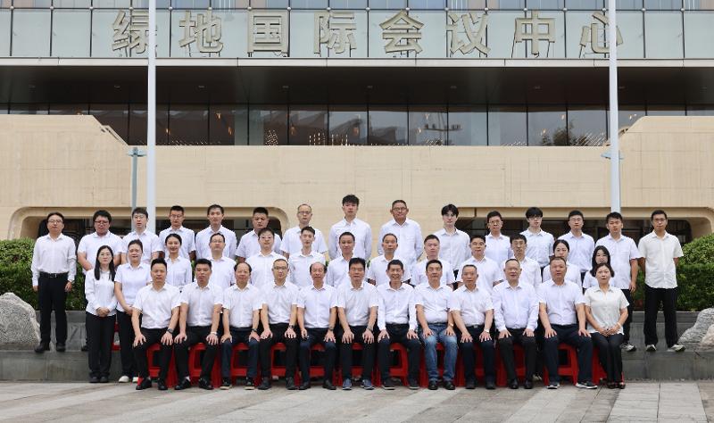 榜樣如燈 追光前行⑦ | 硬核答卷樹標(biāo)桿 實(shí)干篤行啟新程——記四化建2025年度勞動(dòng)競(jìng)賽先進(jìn)單位第一分公司